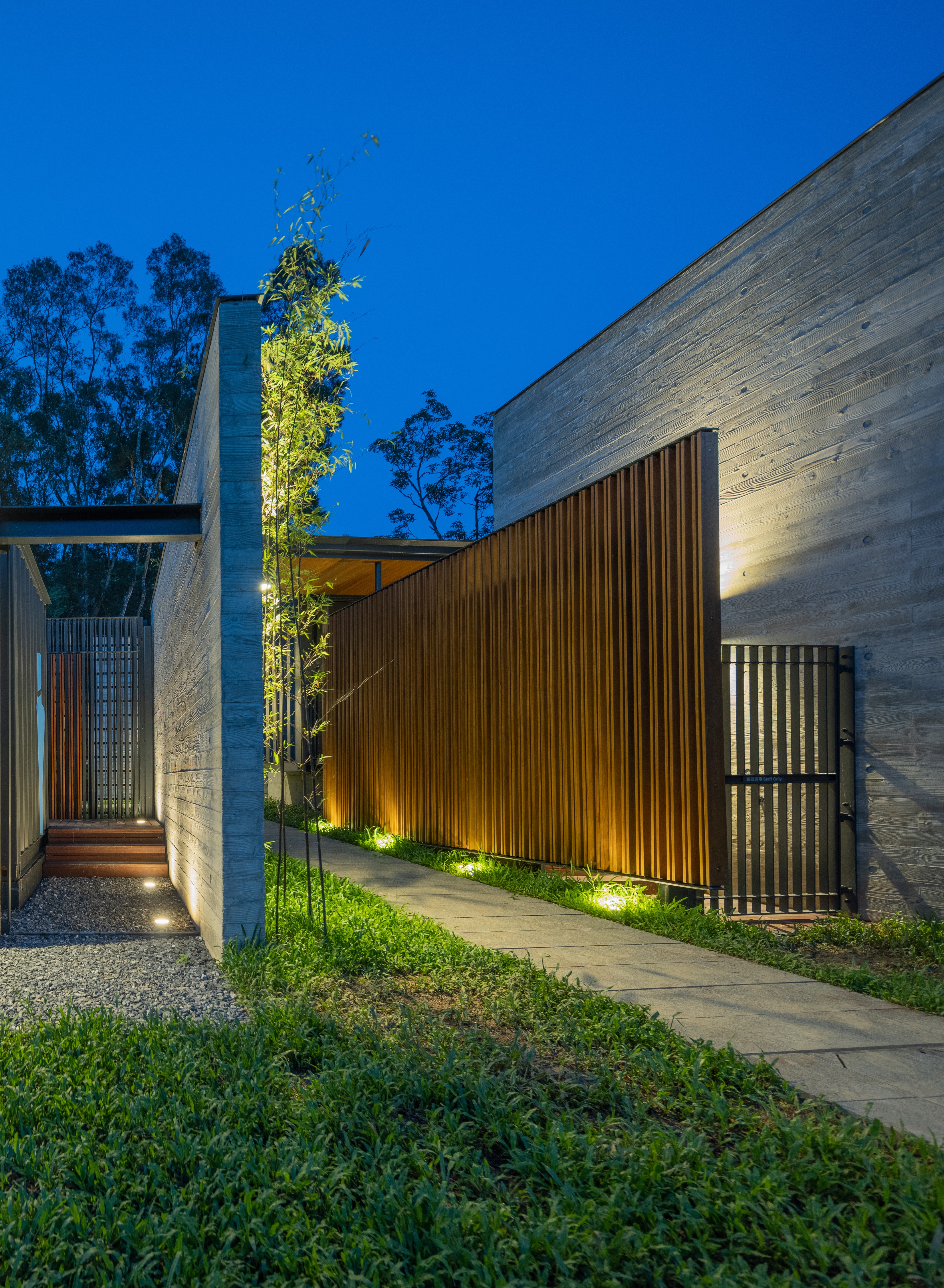 Passage to the Lavatories